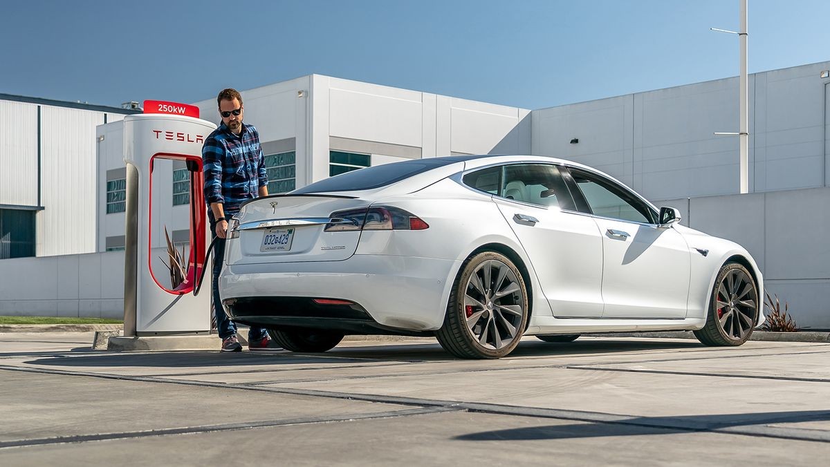 Tesla đối mặt cáo buộc xâm phạm quyền riêng tư của khách hàng