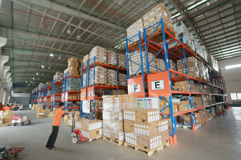 Digiworld đang thử nghiệm thêm nhiều ngành hàng mới khi các mảng kinh doanh cốt lõi sụt giảm (Ảnh minh họa)