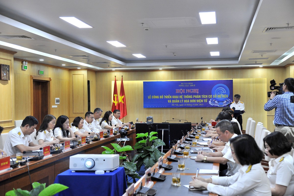Hội nghị trực tuyến công bố triển khai “Hệ thống phân tích cơ sở dữ liệu và quản lý hóa đơn điện tử” ngày 24/4.