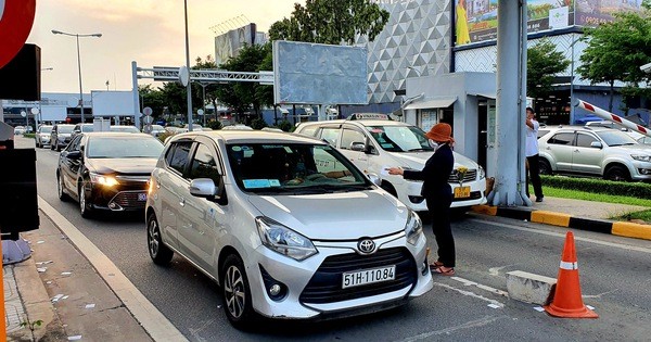 Gỡ vướng trong triển khai thu phí không dừng vào sân bay