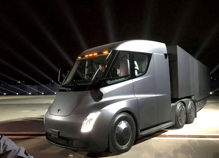 Tesla sử dụng pin sắt cho xe điện giá cả phải chăng