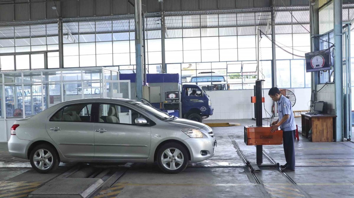 Tính chu kỳ kiểm định ô tô theo số km sử dụng: Chuyên gia nói gì?