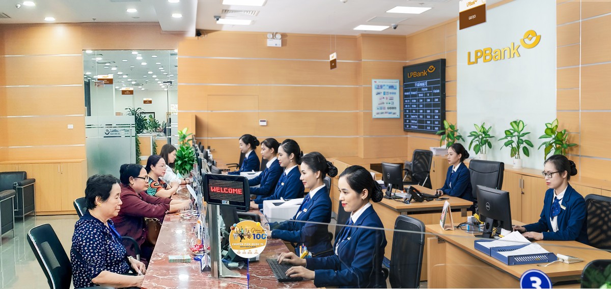 CBNV LPBank thấm nhuần giá trị cốt lõi của Ngân hàng luôn lấy khách hàng làm trọng tâm.