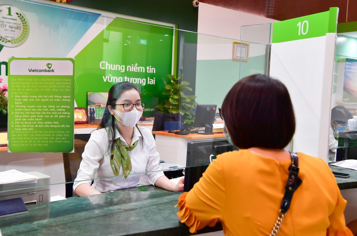 Với mức vốn mới, Vietcombank sẽ vượt VietinBank và BIDV trở thành ngân hàng có vốn điều lệ lớn thứ hai hệ thống, chỉ sau VPBank.